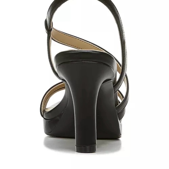 NWT Naturalizer
Women's Brenta Strappy Dress Sandals - Picture 3 of 5